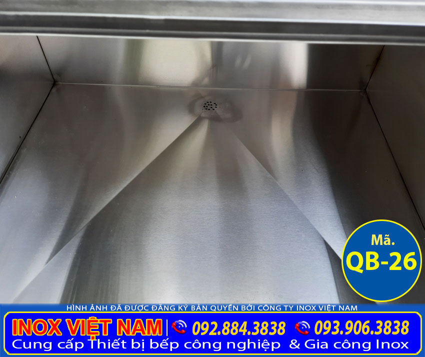 Chi tiết bên trong thùng đá inox của quầy bar pha chế trà sữa inox mã QB-26.