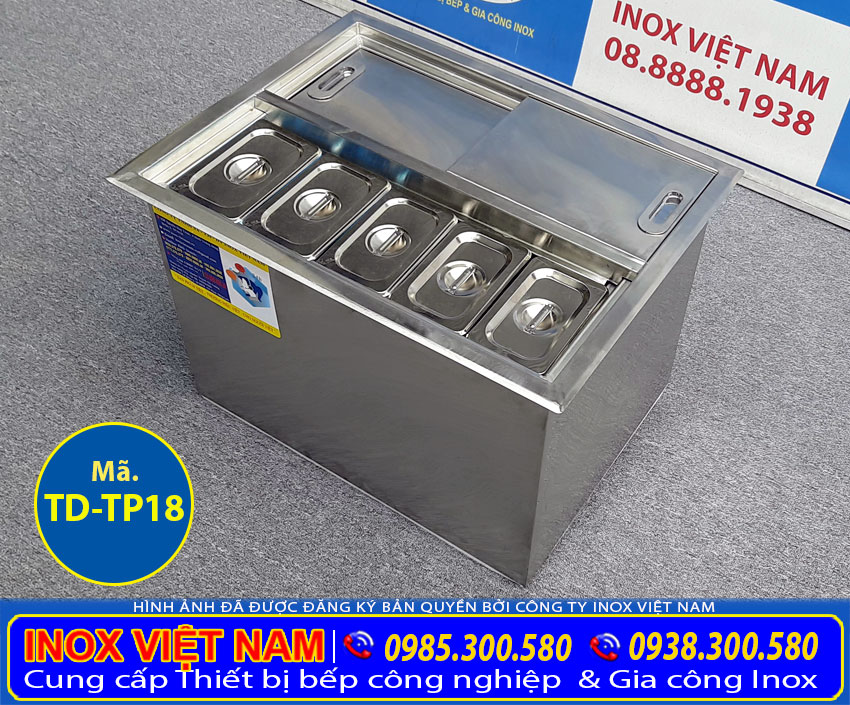 Giá bàn thùng đá inox có khay topping tại xưởng Inox Việt Nam. Liên hệ mua ngay.