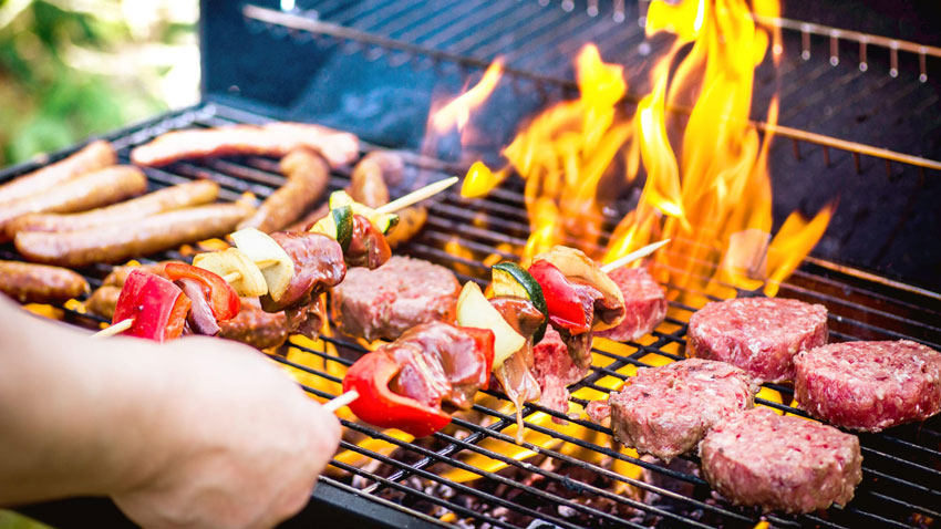 Món nướng BBQ thơm ngon với chiếc bếp nướng than inox